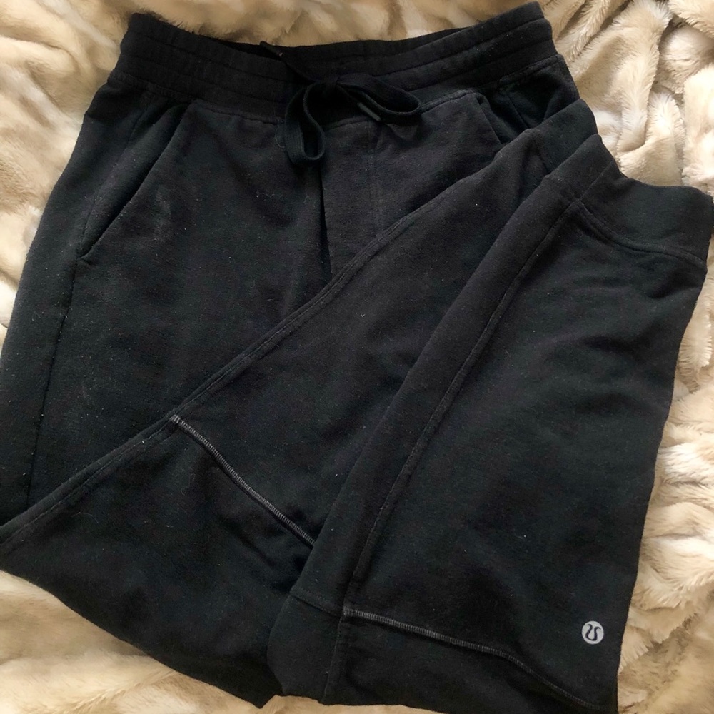 ! LULULEMON MENS JOGGERS !